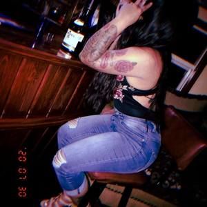 Meet your Posher, Ilia